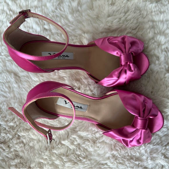 NWOT Pink Nina platform peep-toe heels - Picture 2 of 4